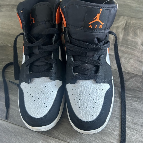 RARE Jordan 1 Mid Shattered Backboard panda high tops orange/black/white. - Picture 7 of 7